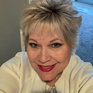 Meet your Posher, Phyllis